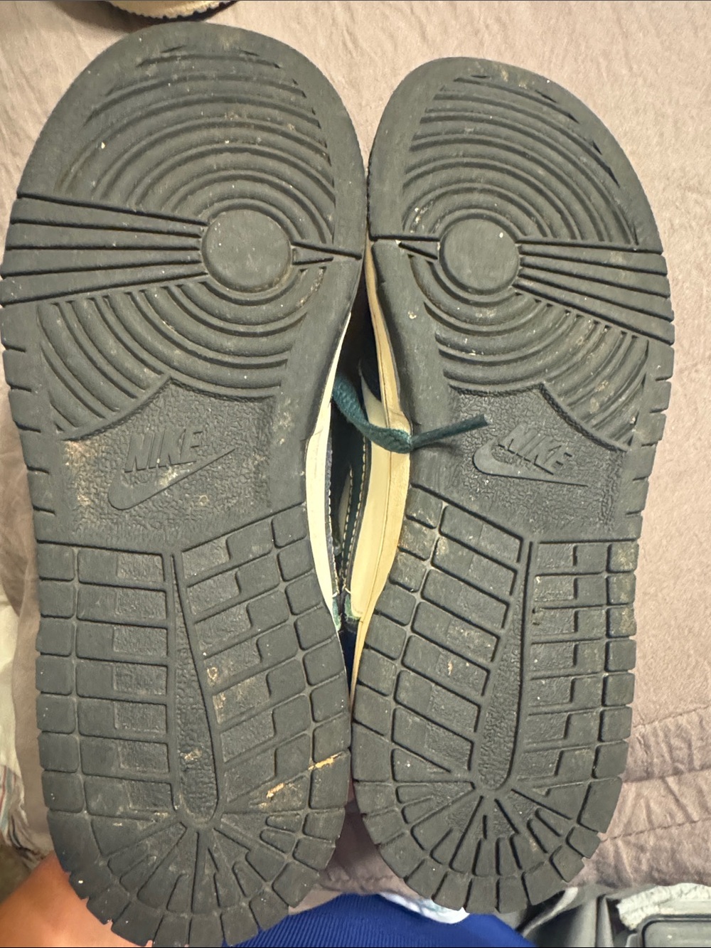 Nike Kids Low-Top Sneakers in Green and Cream - Picture 3 of 5